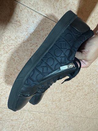 Zapatilla Calvin Klein Negra con Cremallera