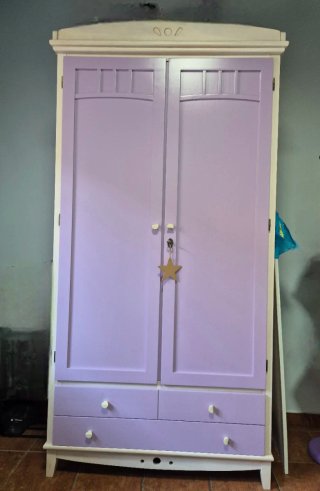 Mueble juvenil lila y blanco