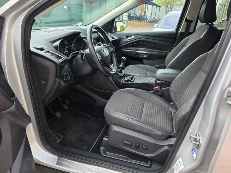Ford Kuga 2018, foto 13