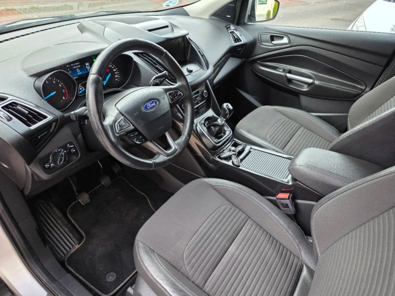 Ford Kuga 2018, foto 14