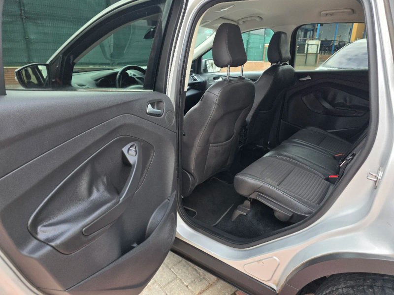 Ford Kuga 2018, foto 18