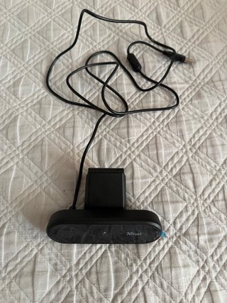 Webcam Negra con Trípode y Cable USB