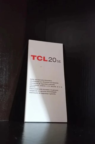 TCL 20 SE smartphone