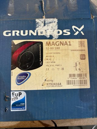Bomba circuladora Grundfos