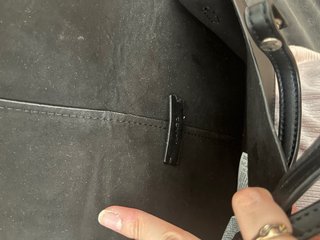 Bolso negro de mano o para colgar