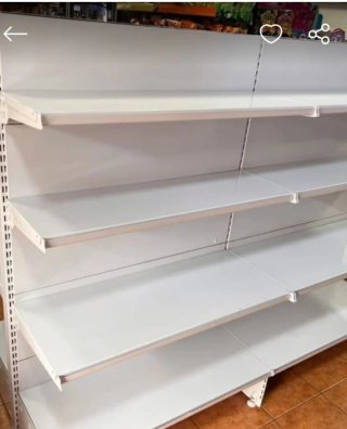Estanterías metálicas blancas