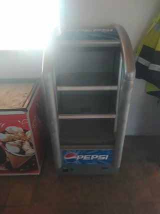 Nevera expositora Pepsi