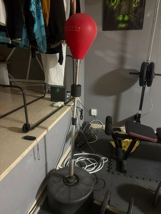Banco de pesas y accesorios gimnasio