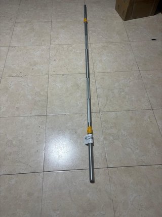 Banco de pesas y accesorios gimnasio