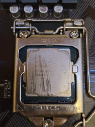 Placa base GIGABYTE LGA 1200 + Intel i5 10400F