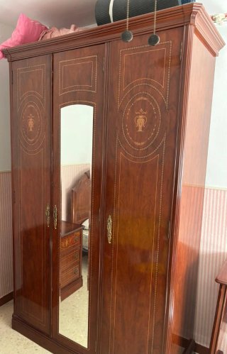 Armario de madera 3 puertas