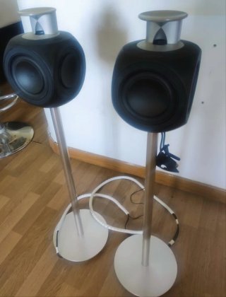 Altavoces B&O BeoLab 3 + Soportes