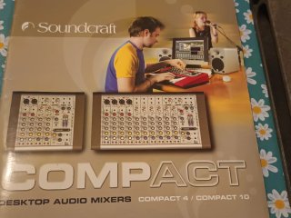 Mezclador Soundcraft Compact 4 + Manual
