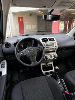 Toyota Urban Cruiser 2010