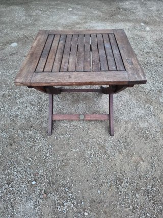Tavolo ausiliario pieghevole in teak