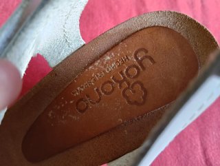 Sandalias cuña tacón Yokono marrón y blanco