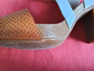 Sandalias cuña tacón Yokono marrón y blanco