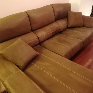Divano Chaise-Longue Marrone con Cassapanca e Pouf