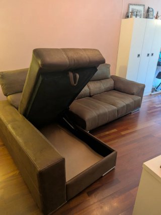 Divano Chaise-Longue Marrone con Cassapanca e Pouf