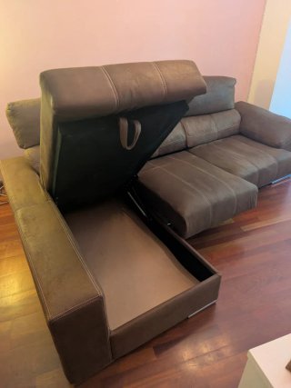 Divano Chaise-Longue Marrone con Cassapanca e Pouf