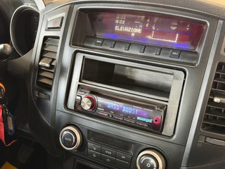 Mitsubishi Montero 2011