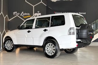 Mitsubishi Montero 2011