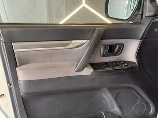 Mitsubishi Montero 2011