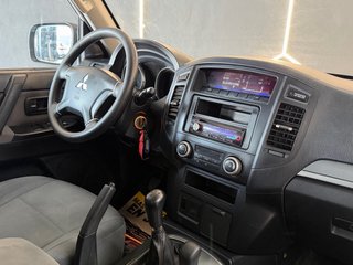 Mitsubishi Montero 2011