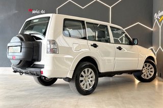 Mitsubishi Montero 2011