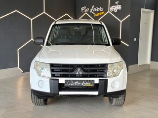 Mitsubishi Montero 2011