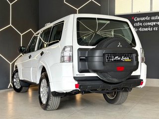 Mitsubishi Montero 2011