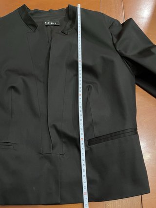Peserico Blazer Corto Elegante Nero