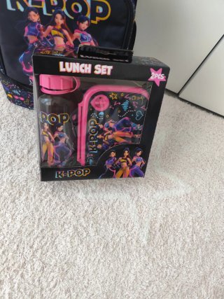 Conjunto K-Pop: Lancheira, Garrafa e Lunchbox de