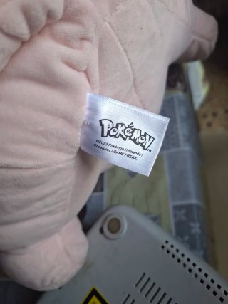 Muñeco Pokemon Mew grande