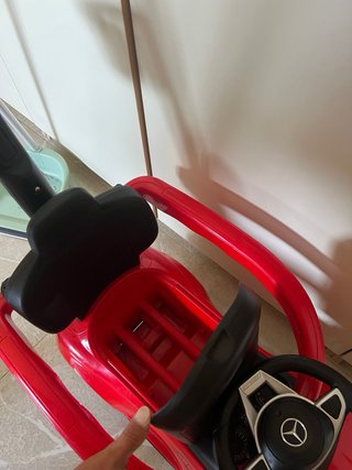Macchinina spingibile per bambino rossa