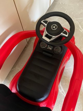 Macchinina spingibile per bambino rossa