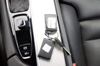 Volvo XC90 2.0 D5 MOMENTUM 4WD AUTO 5P 7 PLAZAS
