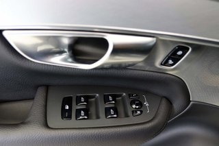 Volvo XC90 2.0 D5 MOMENTUM 4WD AUTO 5P 7 PLAZAS