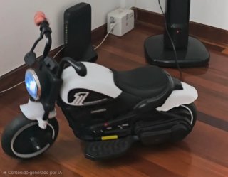 Triciclo infantil azul y amarillo