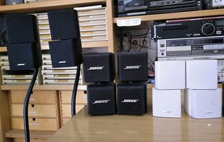Altavoces satélites Bose, Canton, Yamaha.