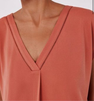 Camisa teja escote pico