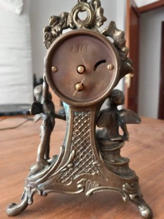 Reloj de sobremesa de bronce