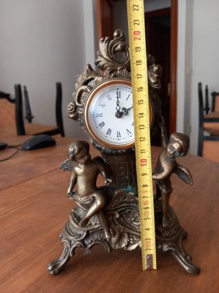 Reloj de sobremesa de bronce