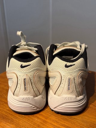 Nike Pegasus Bege/Preto
