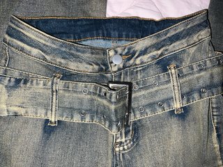 Pantalón campana Y2K con cinturón