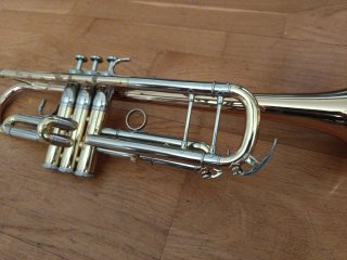 Trompeta Yamaha Xeno 8335G