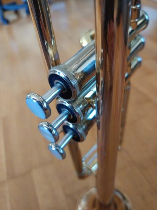 Trompeta Yamaha Xeno 8335G