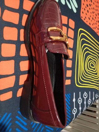 Zapato mocasín mujer granate
