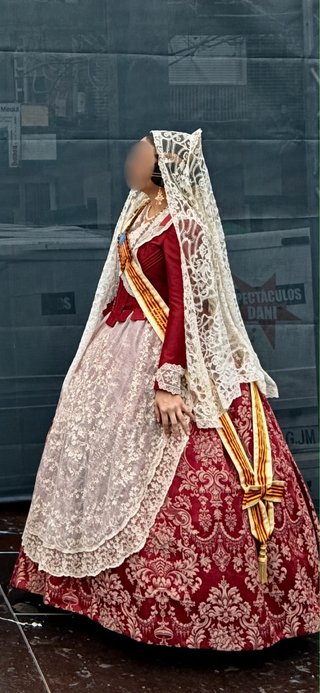 Traje de Fallera Rojo Siglo XVIII