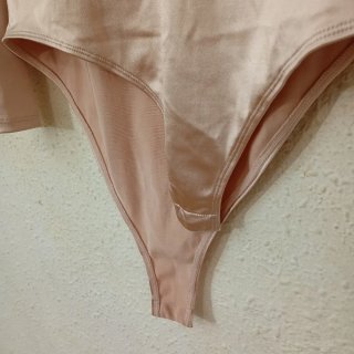 Body satén cuello alto talla M